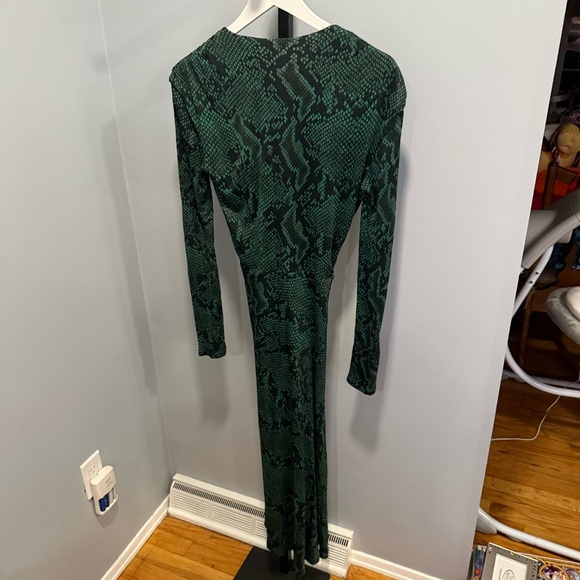 Atlein Green and Black Snake Skin Print Dress, size 40 - Picture 9 of 9